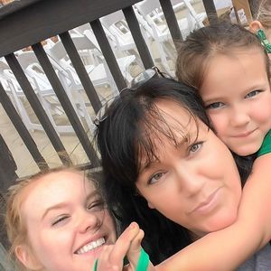 Meet your Posher, Leslie